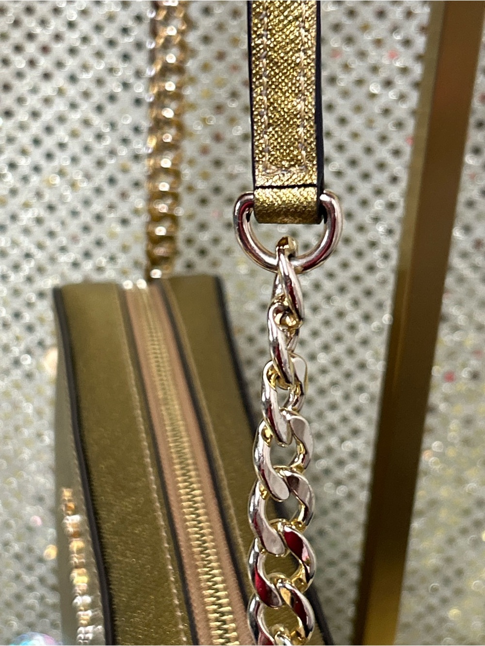 Michael Kors Gold Crossbody Bag Approx. 9.5 x 6.5 x 2 - Picture 5 of 16
